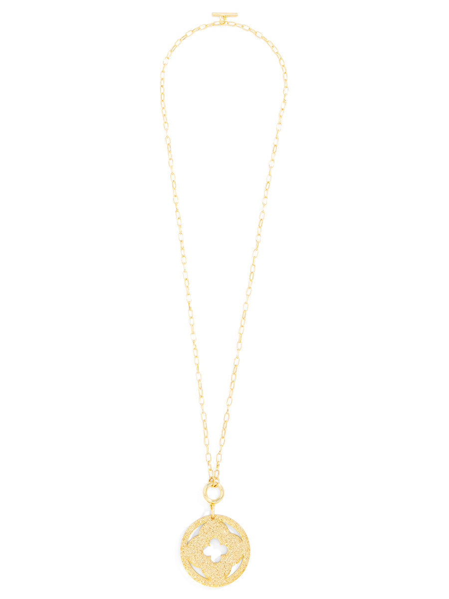 Toggle pendant necklace