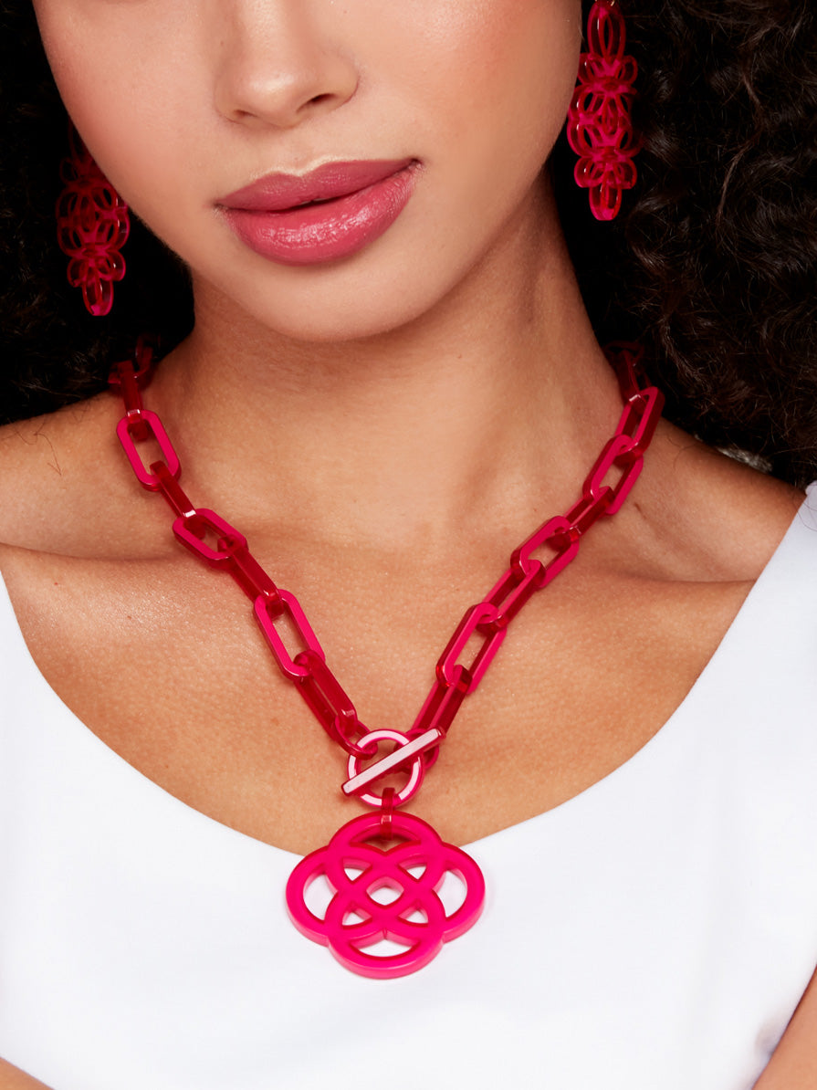 Resin Quatrefoil Link Collar Necklace